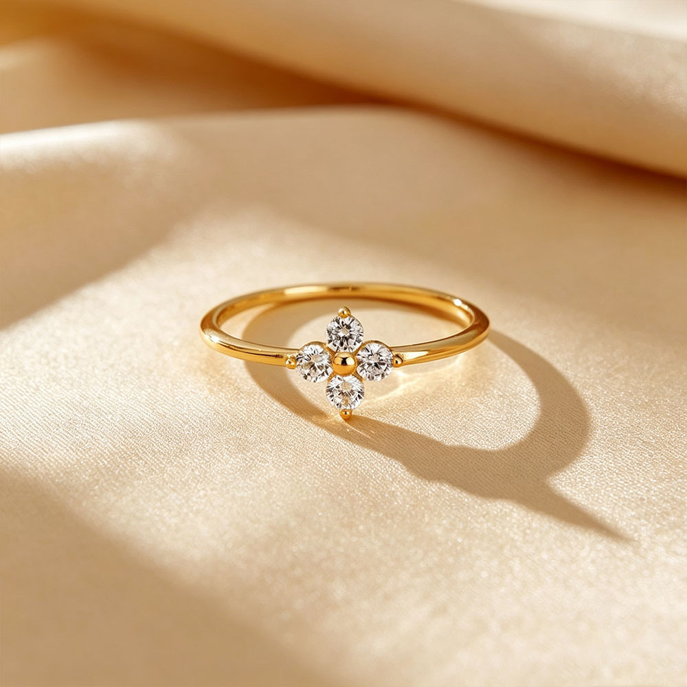 Women's Golden Clover Synthetic Zirconia Ring